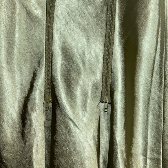 Urban Outfitters Green Zipper Midi Skirt - Picture 2 of 4